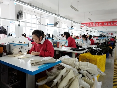 服装行业的绿色转型 张宇晶带队调研清水县东西部协作工作，探索集采和服装维修新路径